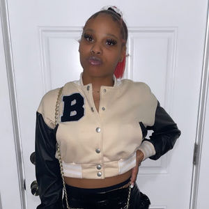 Meet your Posher, Danae